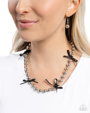 Load image into Gallery viewer, Elegant Event - Black necklace D072
