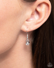 Load image into Gallery viewer, Admirable Academy - White necklace E022
