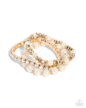 Load image into Gallery viewer, Fair Florals - Gold bracelet E019
