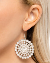 Load image into Gallery viewer, Wreathed Wonderland - White earring C026
