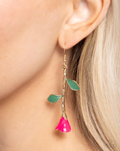 Load image into Gallery viewer, Rose Reality - Pink earring D049
