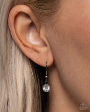 Load image into Gallery viewer, Brilliant Belonging - Black necklace E044
