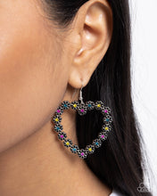 Load image into Gallery viewer, Beautiful Take - Black earring B090
