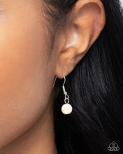 Load image into Gallery viewer, Papillon Persuasion - White necklace E022
