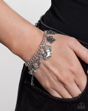 Load image into Gallery viewer, Christmas Classics - Silver bracelet C022A

