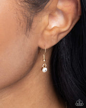 Load image into Gallery viewer, Sacred Stag - Gold necklace E060
