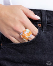 Load image into Gallery viewer, Corsage Celebration - Orange ring BOX 11

