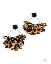 Load image into Gallery viewer, Charming Cheetah - Black post earring A096
