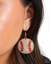 Load image into Gallery viewer, Homerun Haute - Gold earring E007
