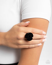 Load image into Gallery viewer, Relaxed Rosette - Black ring BOX 11
