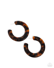 Load image into Gallery viewer, Spotted Scoop - Brown hoop earring D071
