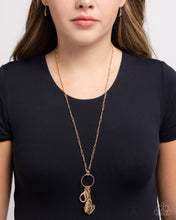 Load image into Gallery viewer, Con Amore - Gold lanyard necklace E046
