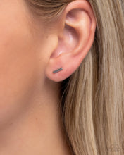 Load image into Gallery viewer, Simply Stainless - Silver post earring D044
