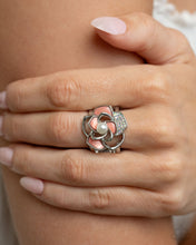 Load image into Gallery viewer, $16 SET: Mademoi-SHELL Magic - Orange necklace + ring BOX 18
