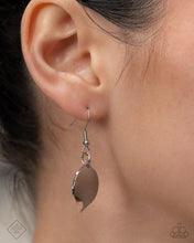 Load image into Gallery viewer, Intrepid Icon - Silver necklace Feb 2025 FF D062
