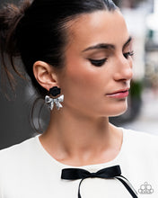 Load image into Gallery viewer, Rosette Rarity - Black post earring D034
