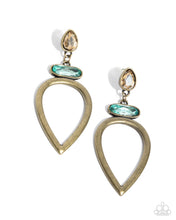 Load image into Gallery viewer, Cultured Chic - Brass post earring D084
