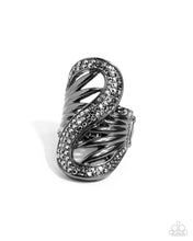 Load image into Gallery viewer, Superstar Spiral - Black ring D075
