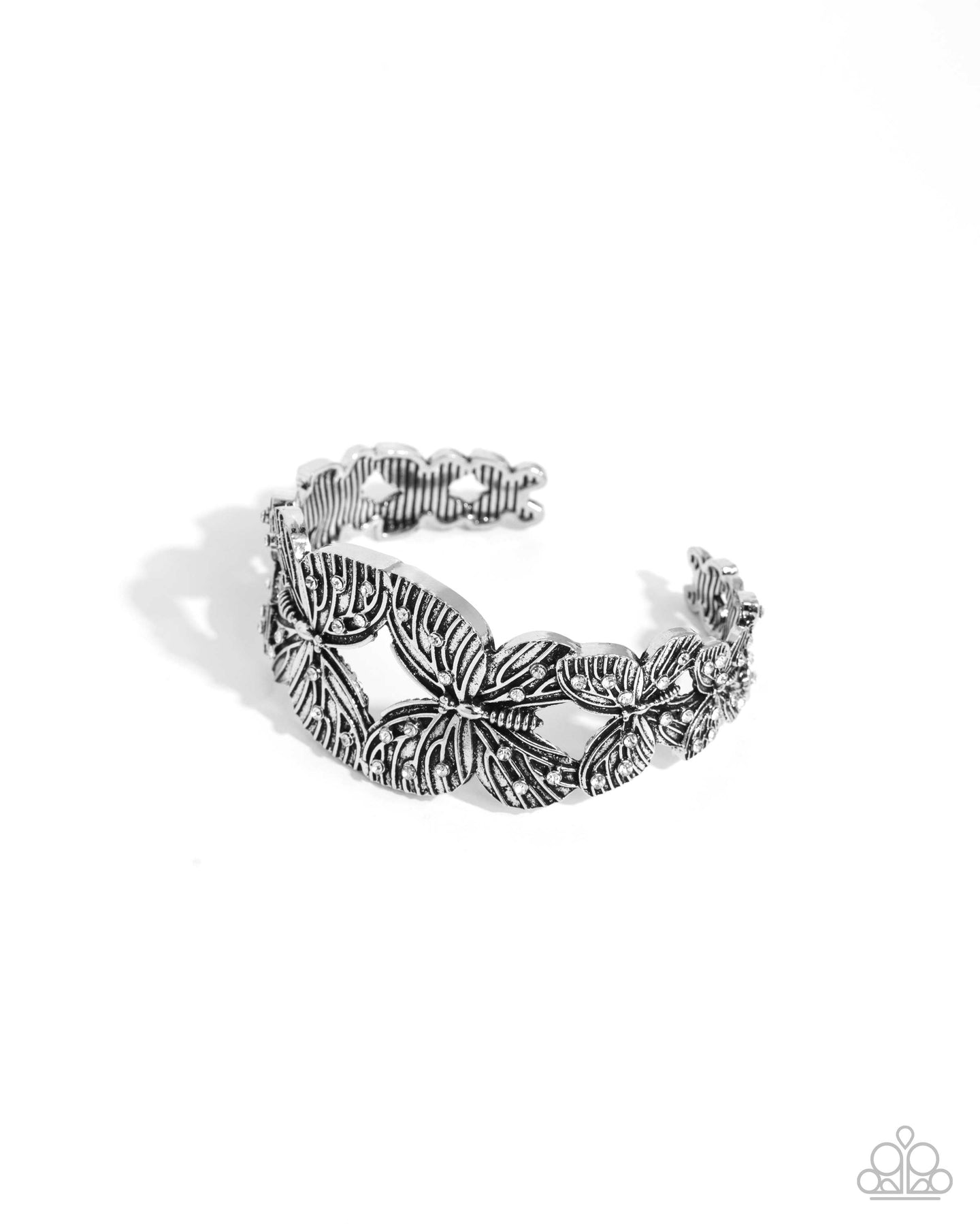 Mariposa Makeover - White cuff bracelet B006