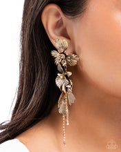 Load image into Gallery viewer, Classical Cadenza - Gold earring G051

