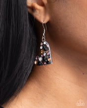 Load image into Gallery viewer, Tender Treasure - Black  earring E018
