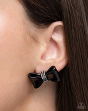 Load image into Gallery viewer, Spruced Up - Black earring E048
