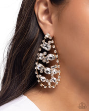 Load image into Gallery viewer, Giant Glitter - Gold post earring D080
