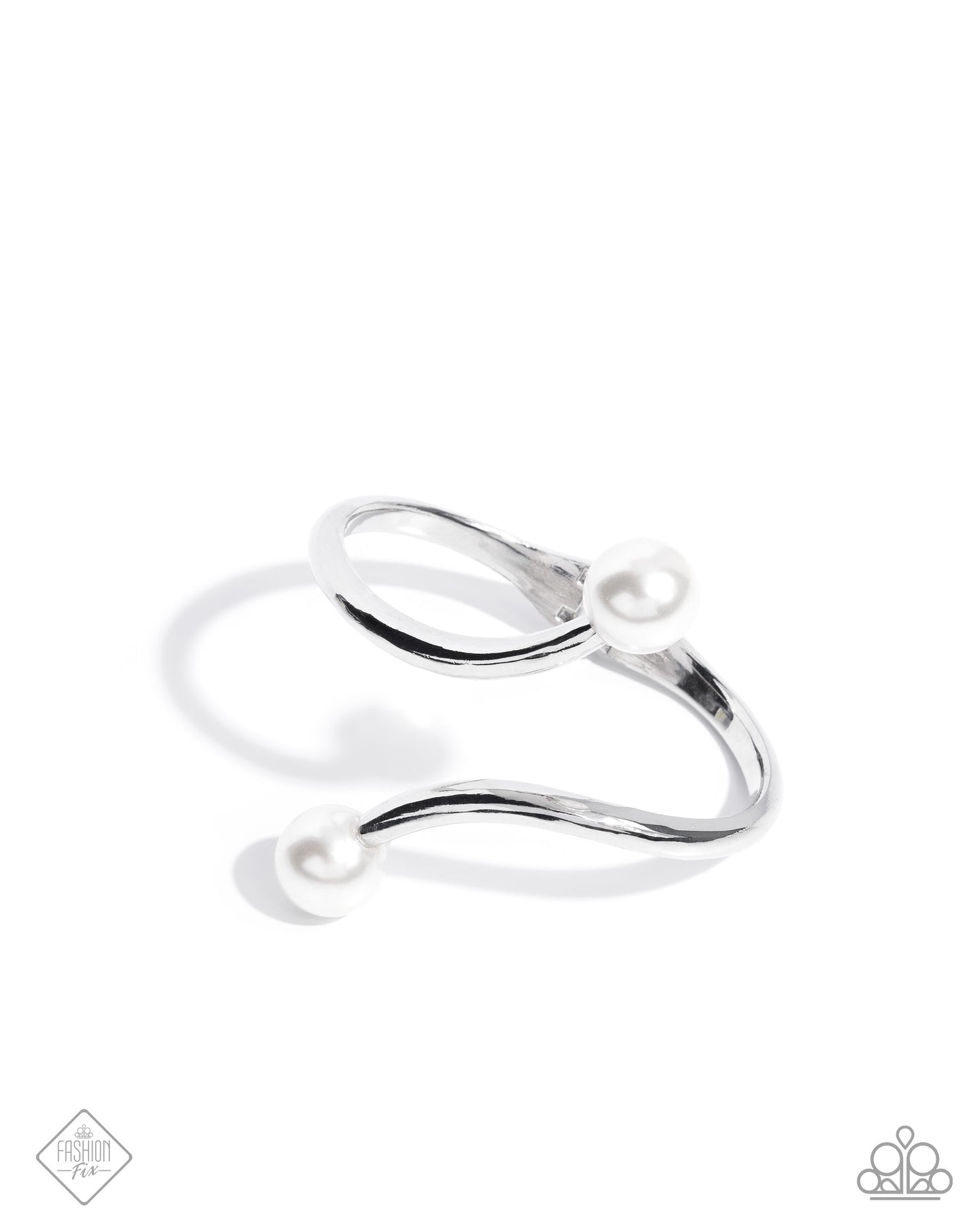 Effulgent Exemplar - White bracelet Feb 2025 FF E038