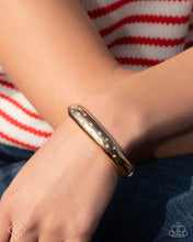Load image into Gallery viewer, Soft Sparkle - Gold hinge bracelet April FF A070
