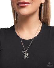 Load image into Gallery viewer, Flashy Tree Frog - Green necklace E054
