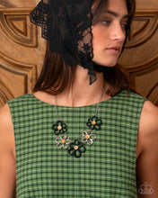 Load image into Gallery viewer, Beau Bouquet - Black necklace C005
