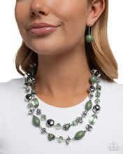 Load image into Gallery viewer, Eye-Catching Earnings - Green necklace D032
