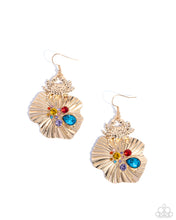 Load image into Gallery viewer, Capricious Crab - Gold earring B100
