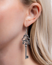 Load image into Gallery viewer, Chateau Chic - Silver earring G049
