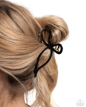 Load image into Gallery viewer, Coquette Clip - Black claw hair clip BOX 15
