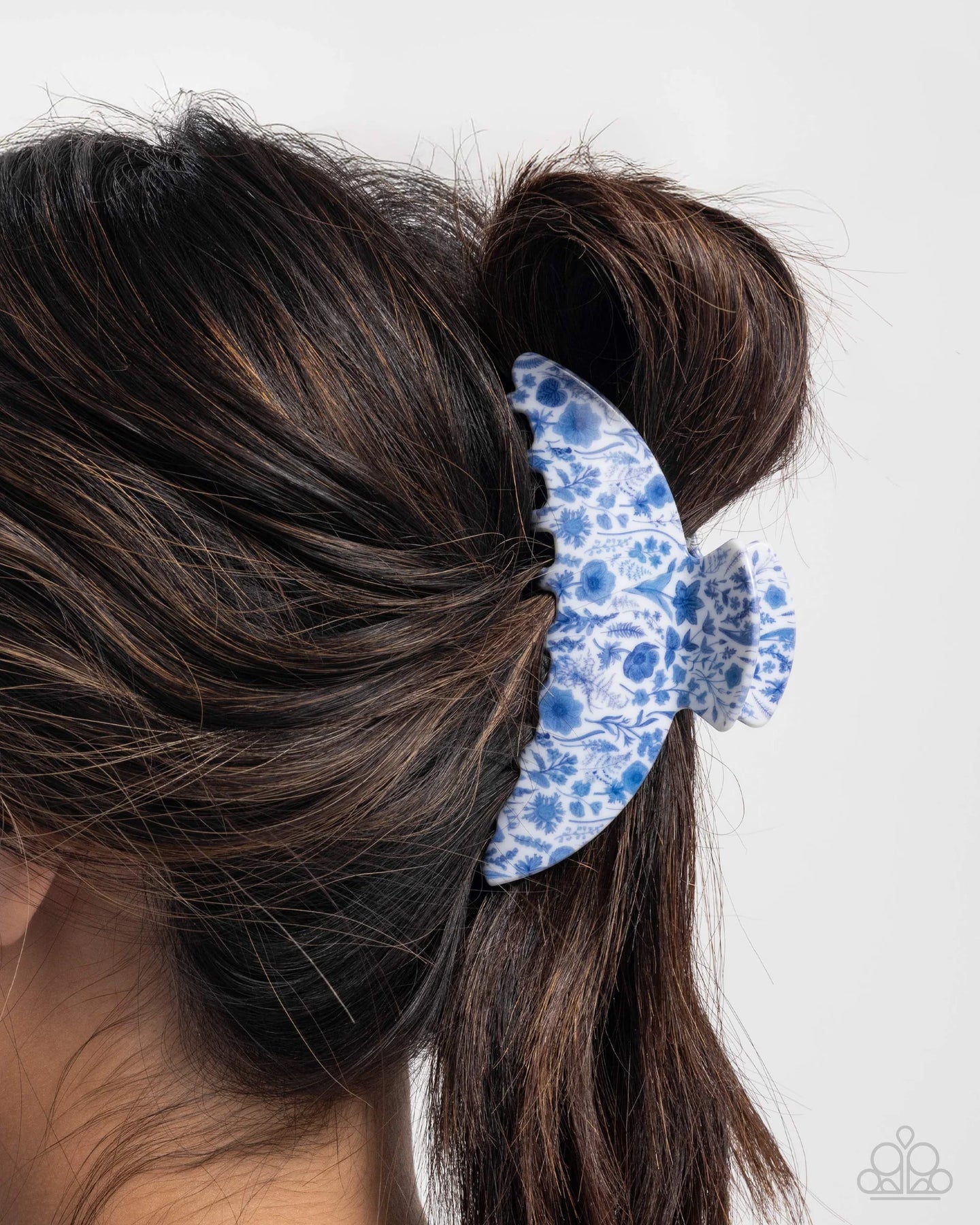 Painted Prize - Blue Claw Hair Clip Blue Box Shelf