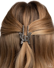Load image into Gallery viewer, Fluttering Falsetto - White claw hair clip E073
