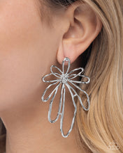 Load image into Gallery viewer, Growing Garden - Silver post earring G039
