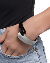 Load image into Gallery viewer, PAINTED PARTNER - BLACK HINGE BRACELET E072
