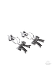 Load image into Gallery viewer, Bear in Mind - Silver post earring F006
