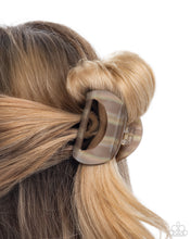 Load image into Gallery viewer, Striped Shopaholic - Brown claw Hair clip WDSHELF1
