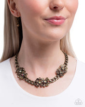 Load image into Gallery viewer, Fairy Florals - Brass necklace E003
