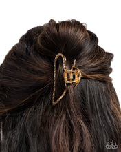 Load image into Gallery viewer, Heartfelt Hint - Gold hair clip E077
