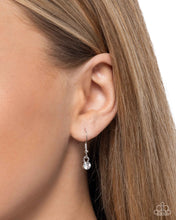 Load image into Gallery viewer, Snowflake Season - White necklace 1792
