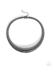 Load image into Gallery viewer, Subtle Selfie - Black necklace MRUS
