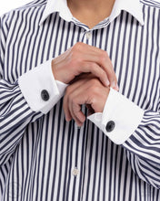 Load image into Gallery viewer, Cruising Confidence - Black men&#39;s cuff links E013
