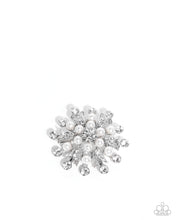 Load image into Gallery viewer, Pearly Prologue - White Brooch B091
