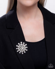 Load image into Gallery viewer, Pearly Prologue - White Brooch B091
