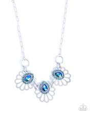 Load image into Gallery viewer, Teardrop Timeline - Green necklace C030
