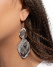 Load image into Gallery viewer, Skinny Spiral - Silver earring D074
